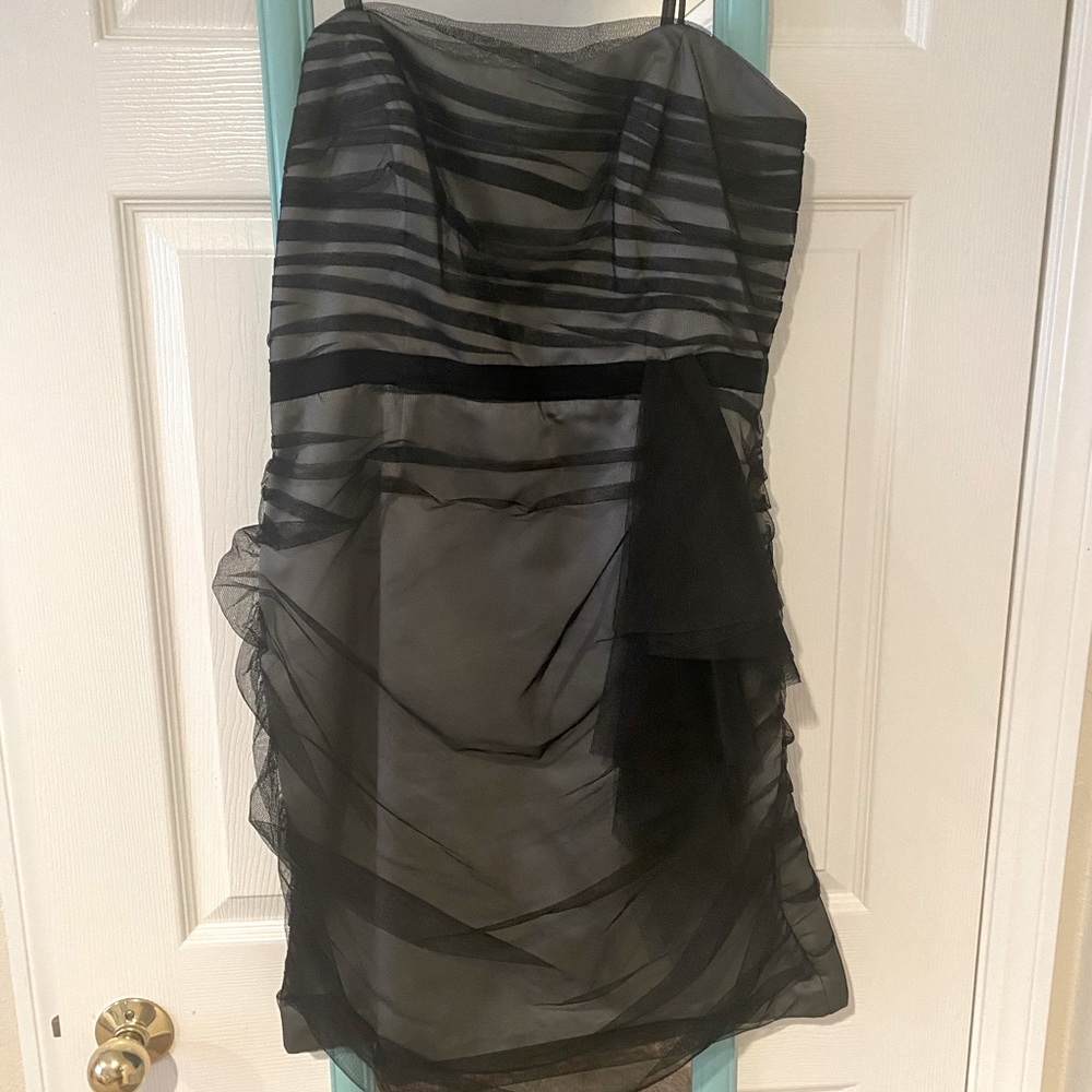 Gray and black mesh mini